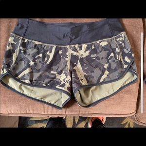 Lululemon Speed Shorts. Size 6.